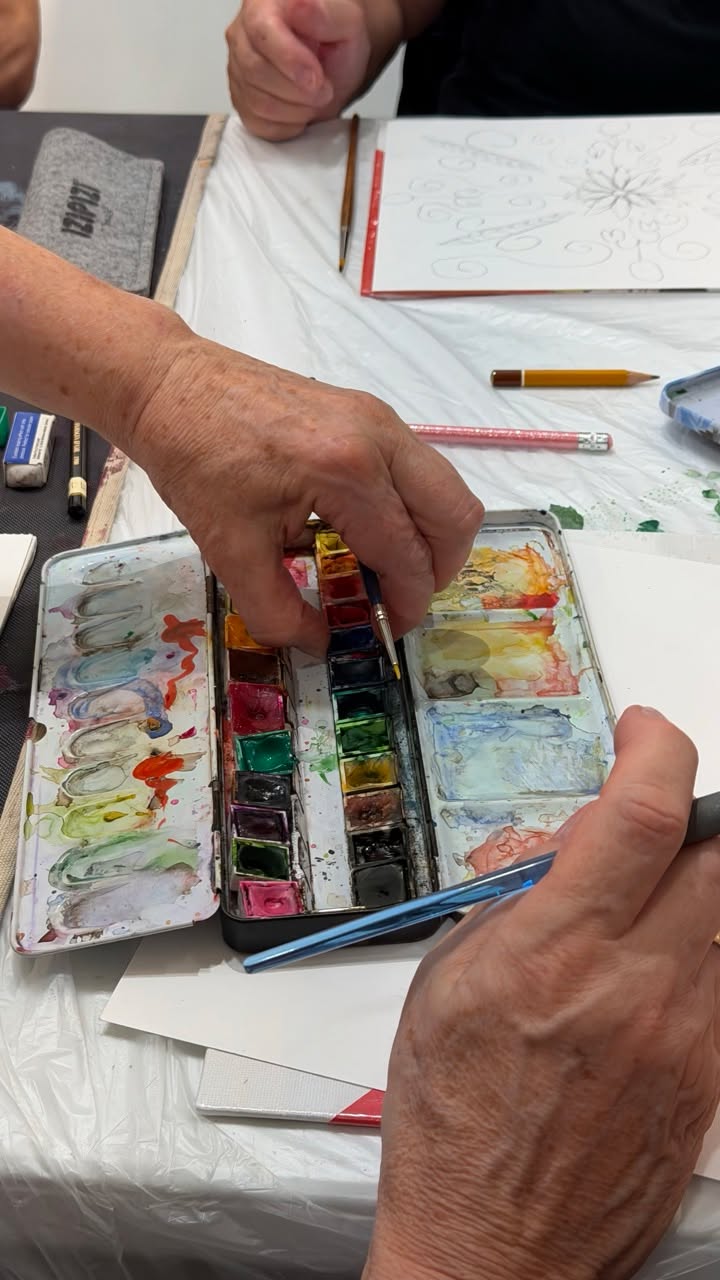 A tu kolejna porcja zdjęć z naszych warsztatów malarskich!  Działanie jest finan...