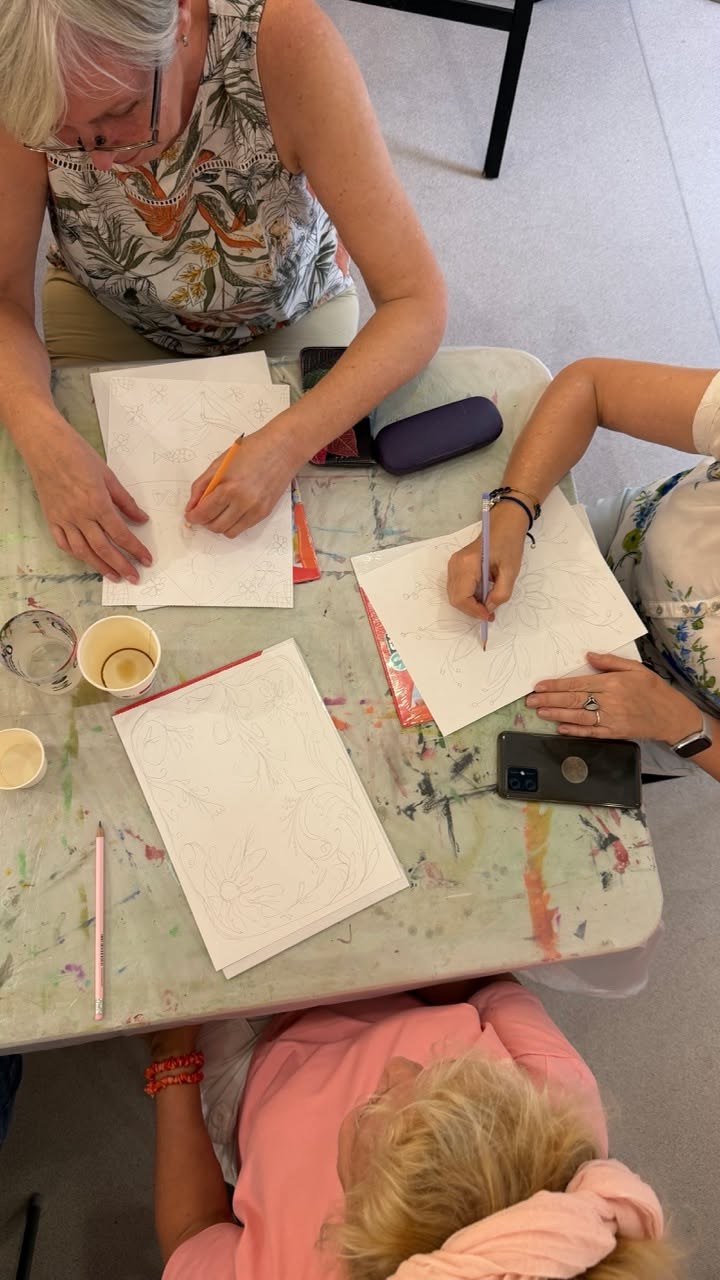 A tu kolejna porcja zdjęć z naszych warsztatów malarskich!  Działanie jest finan...