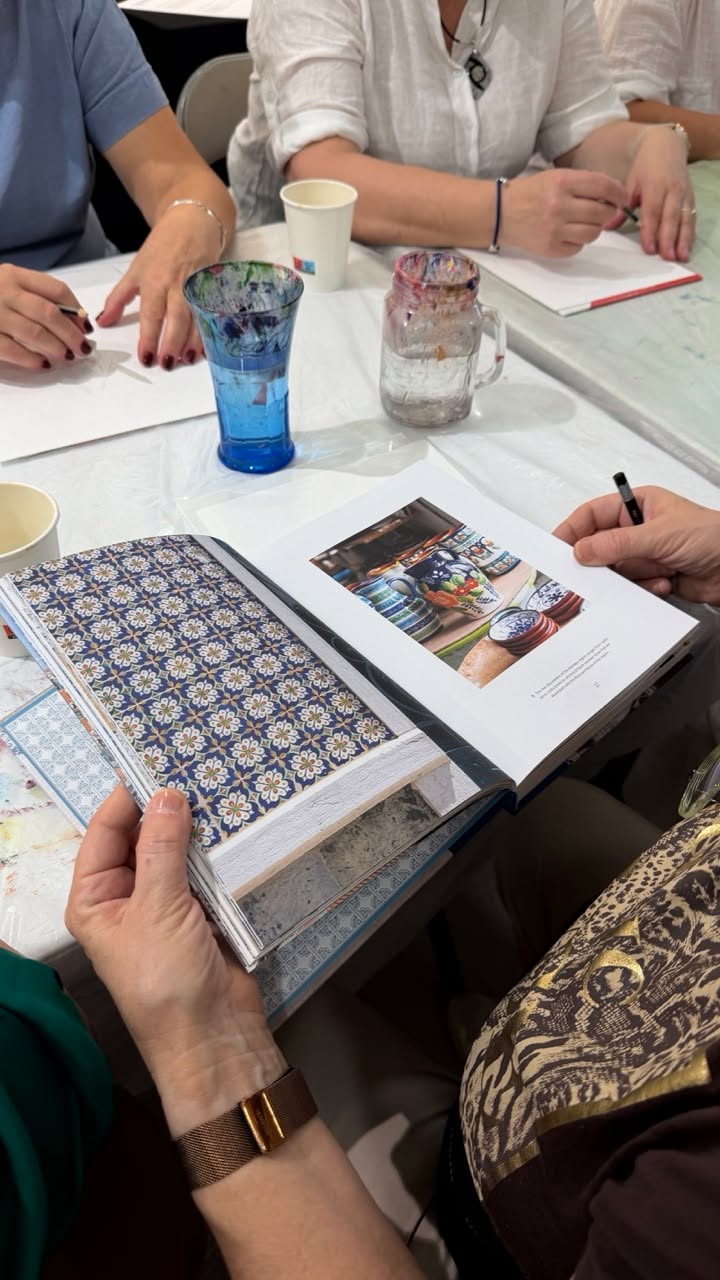 A tu kolejna porcja zdjęć z naszych warsztatów malarskich!  Działanie jest finan...