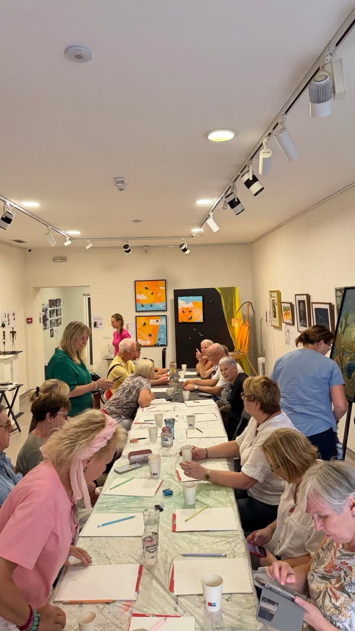 A tu kolejna porcja zdjęć z naszych warsztatów malarskich!  Działanie jest finan...