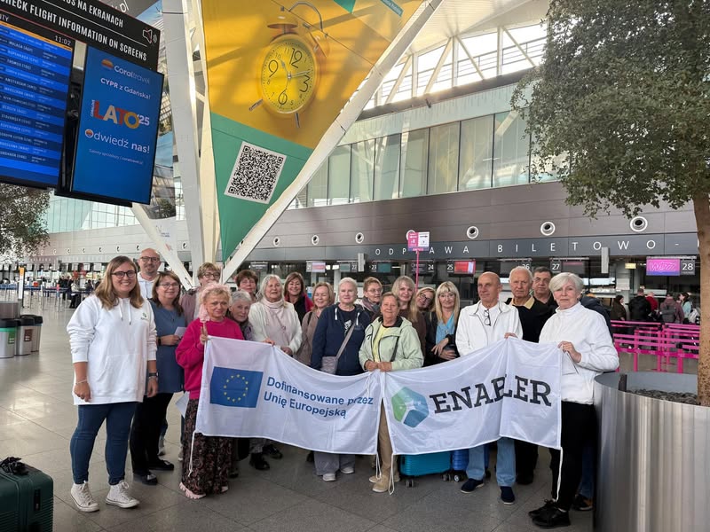 Dwudziestoosobowa grupa Naszych Seniorów właśnie rozpoczęła swoją przygodę eduka...