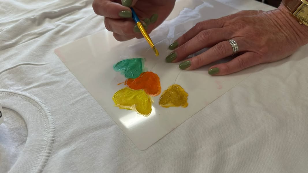 Kolejne warsztaty artystyczne w Gdyni za nami – grupa nr 2 malowała koszulki