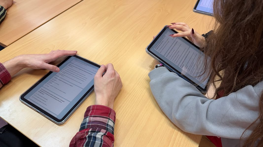 Podczas, gdy seniorzy edukują się w słonecznej Portugalii nasz zespół nieprzerwa...