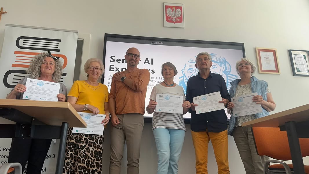 Z radością i dumą podsumowujemy cykl 9 warsztatów edukacyjnych dla redzkich seni...